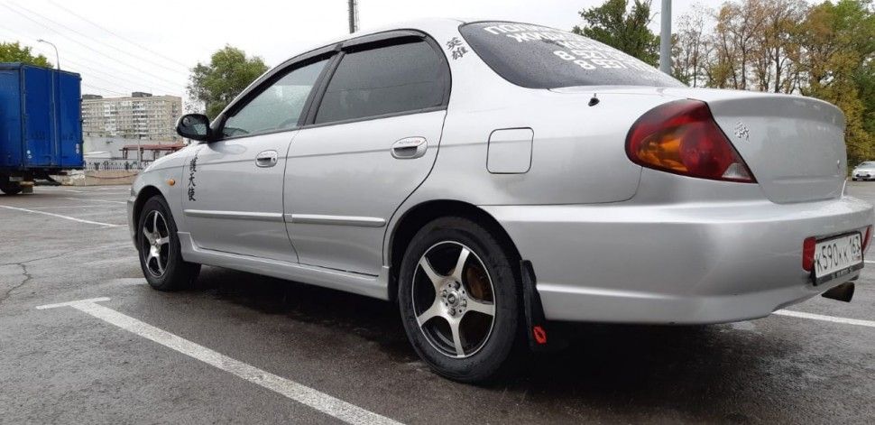 Пластиковые накладки на пороги Kia Spectra (2000 - 2011)