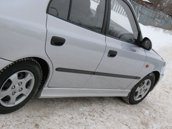 Накладки на пороги Hyundai Accent