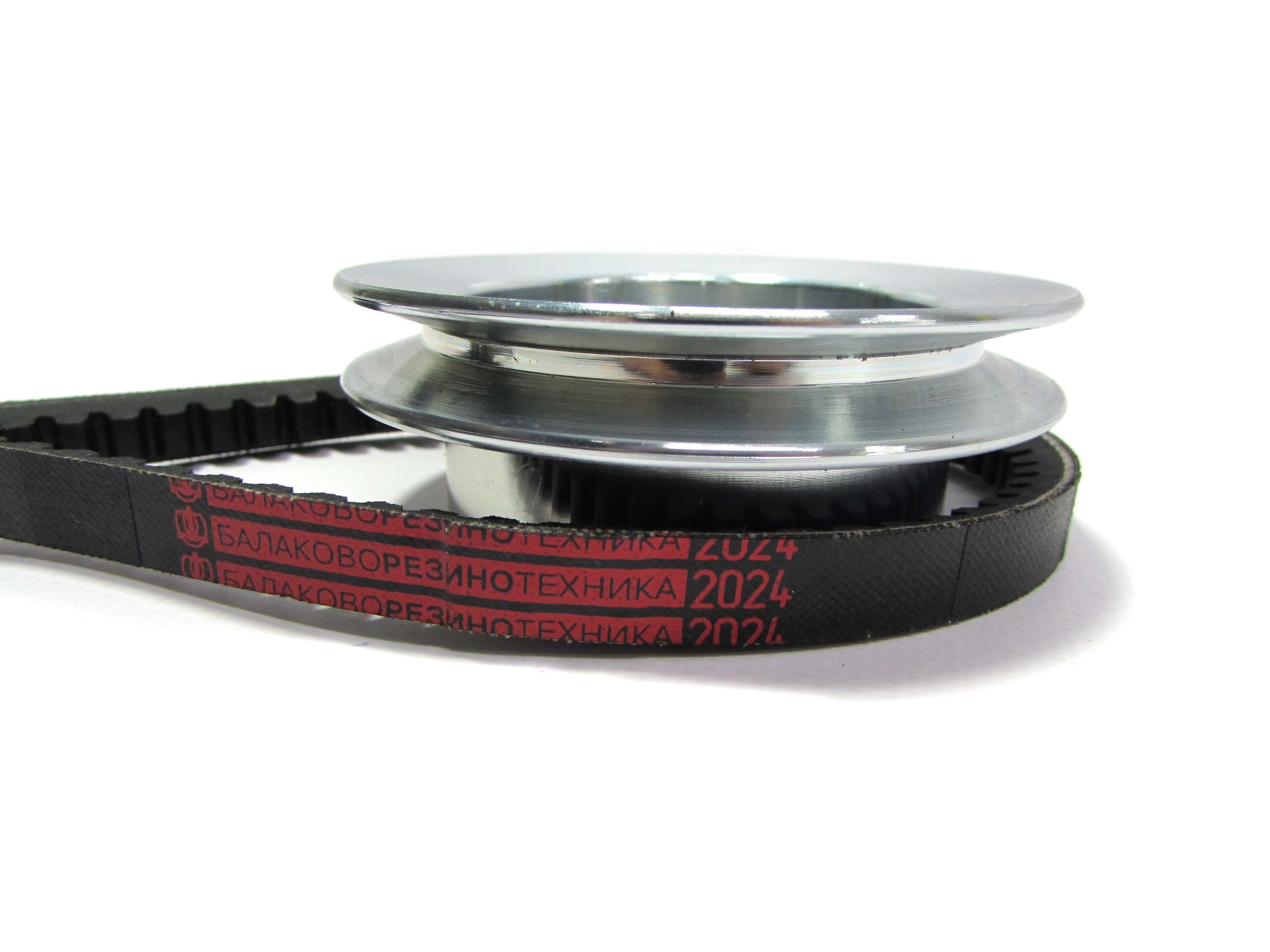 Шкив водяного насоса клиновидный 90 мм ВАЗ 2121 - 21214 Нива, 2101 - 2107 металлический уменьшенный (в комплекте с ремнем)