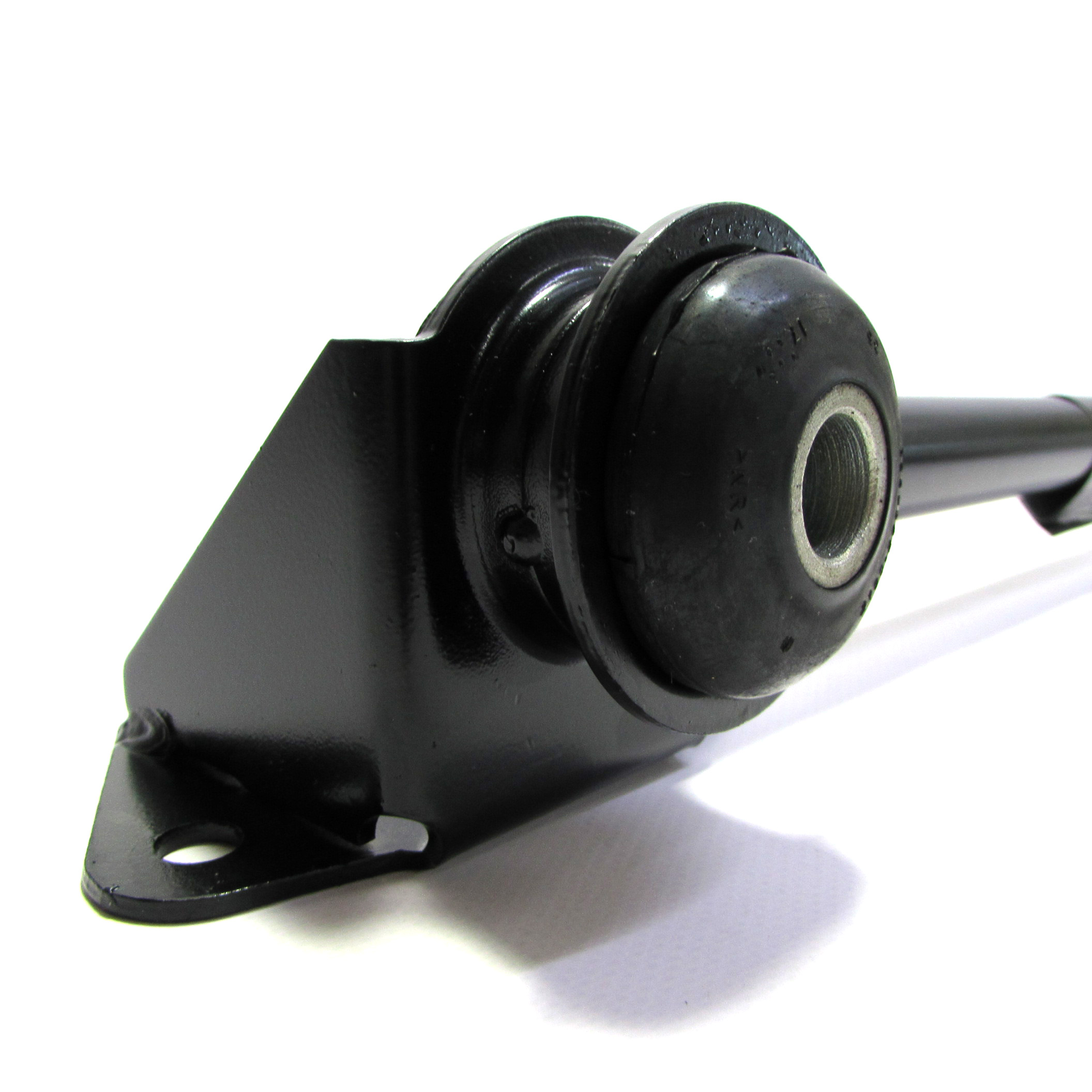 Поперечина передней подвески на стандартном сайлентблоке  ВАЗ 2108 - 2115